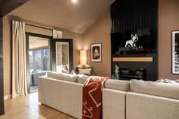 New! 7 bedroom, Pool, Movie Lounge, Playground - Image 4