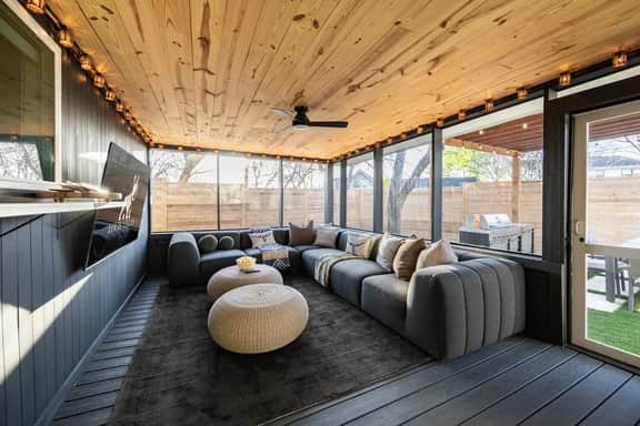 New! 7 bedroom, Pool, Movie Lounge, Playground - Image 3