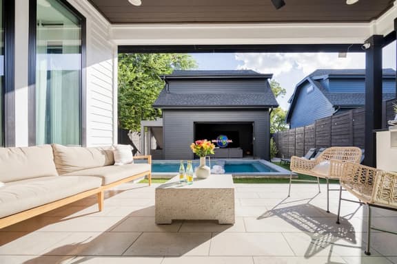 Amenities! Pool, Hot Tub, Theater, Outdoor kitchen - Image 1